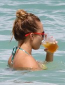 Hayden-Panettiere-in-Bikini-17