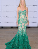 Heather-Graham-Met-Opera-Eugene-Onegin-in-NYC-4