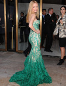 Heather-Graham-Met-Opera-Eugene-Onegin-in-NYC-8