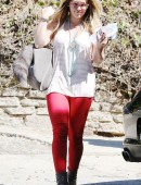 Hilary-Duff-in-Glasses-and-Tight-Jeans-LA-11
