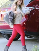 Hilary-Duff-in-Glasses-and-Tight-Jeans-LA-2
