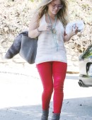 Hilary-Duff-in-Glasses-and-Tight-Jeans-LA-4