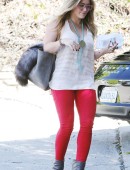 Hilary-Duff-in-Glasses-and-Tight-Jeans-LA-8