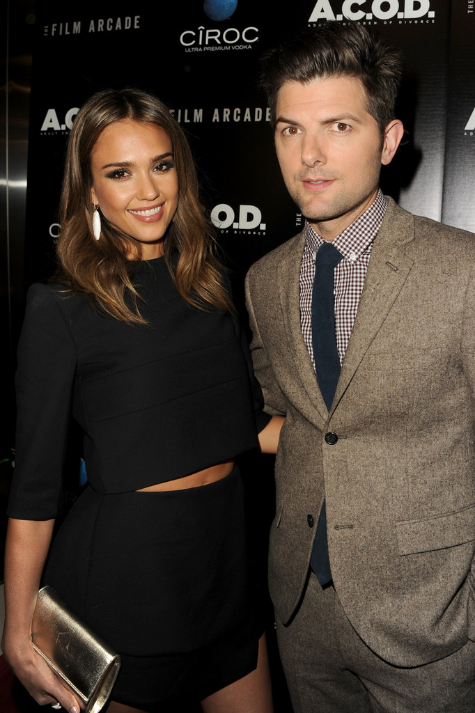 Jessica-Alba-at-A-C-O-D-Premiere-in-LA-4