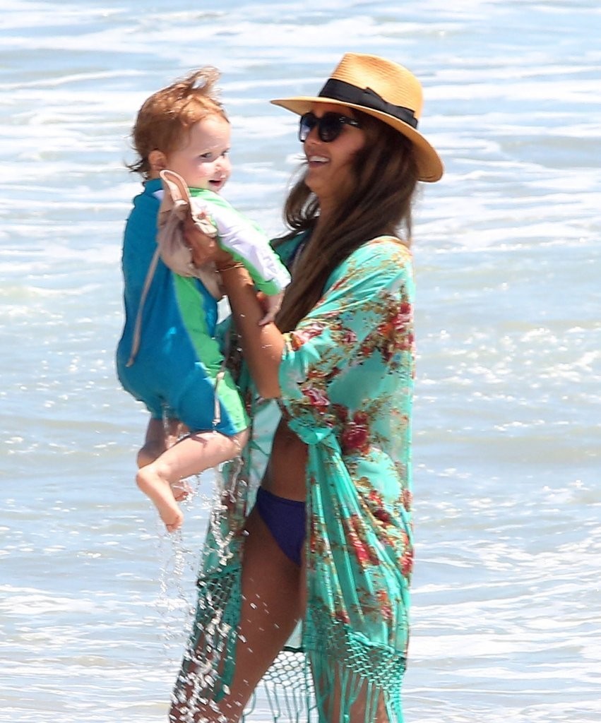 Jessica-Alba-in-Bikini-2