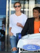 Kate-Upton-in-Jeans-NY-11