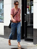 Katie-Holmes-in-Jeans-2