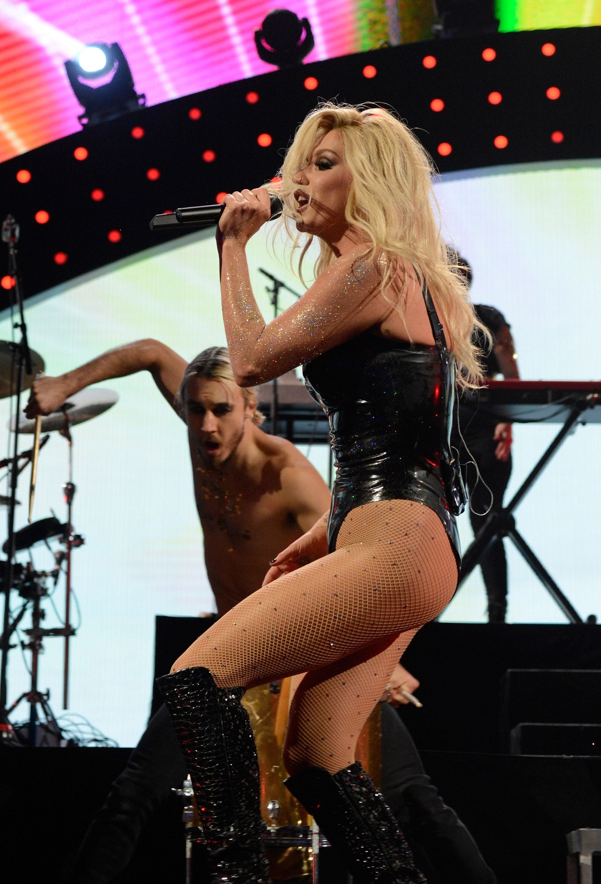 Kesha-2013-iHeartRadio-22