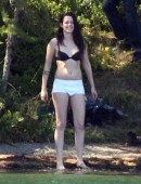 Kristen-Stewart-Swimming-2
