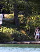 Kristen-Stewart-Swimming-5