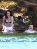 Kristen-Stewart-Swimming-7