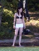 Kristen-Stewart-Swimming-8