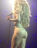 Lady-Gaga-Performing-at-2013-iTunes-Festival-1
