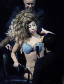 Lady-Gaga-Performing-at-2013-iTunes-Festival-6