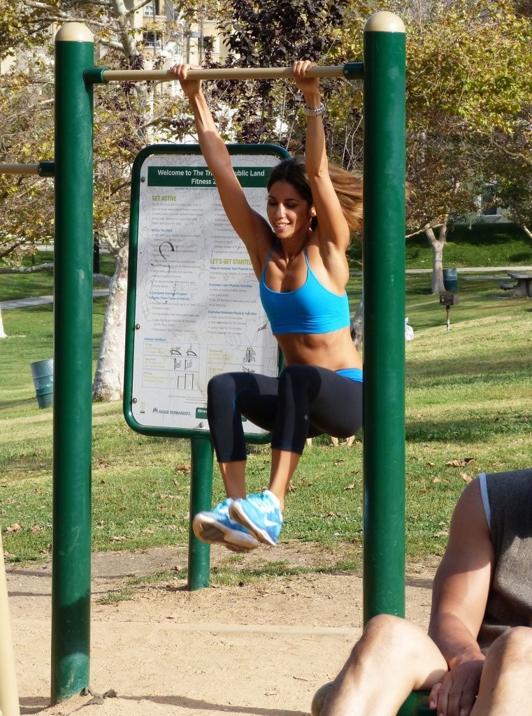 Leilani-Dowding-Booty-Working-Out-13