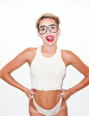 Miley-Cyrus-Photoshoot-by-Terry-Richardson-September-2013-11