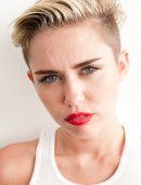 Miley-Cyrus-Photoshoot-by-Terry-Richardson-September-2013-13
