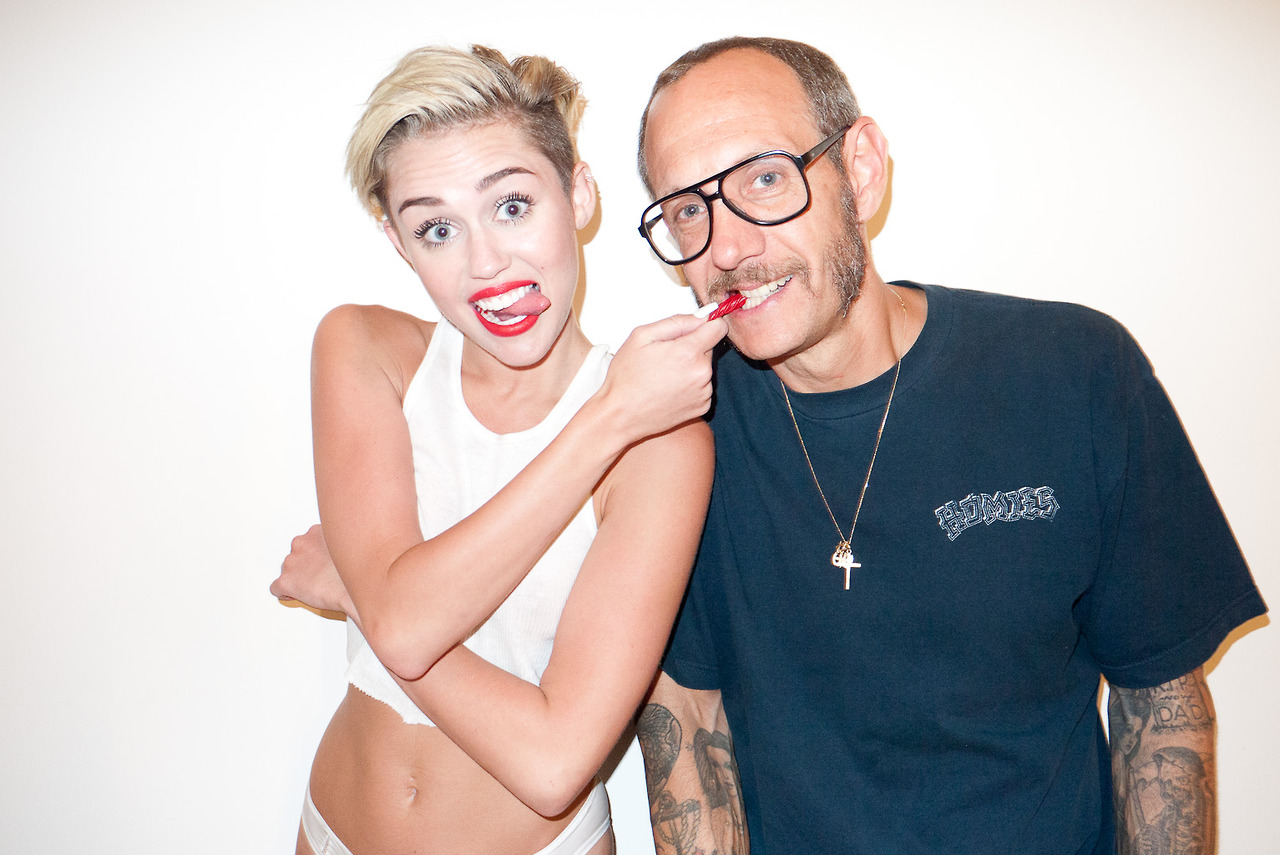 Miley-Cyrus-Photoshoot-by-Terry-Richardson-September-2013-6