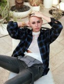 Miley-Cyrus-Rolling-Stone-Photoshoot-October-2013-4