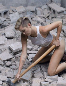 Miley-Cyrus-Wrecking-Ball-Caps-11