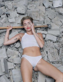 Miley-Cyrus-Wrecking-Ball-Caps-4