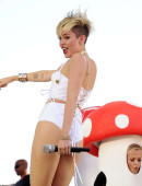 Miley-Cyrus-at-2013-iHeartRadio-4