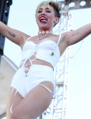 Miley-Cyrus-at-2013-iHeartRadio-9