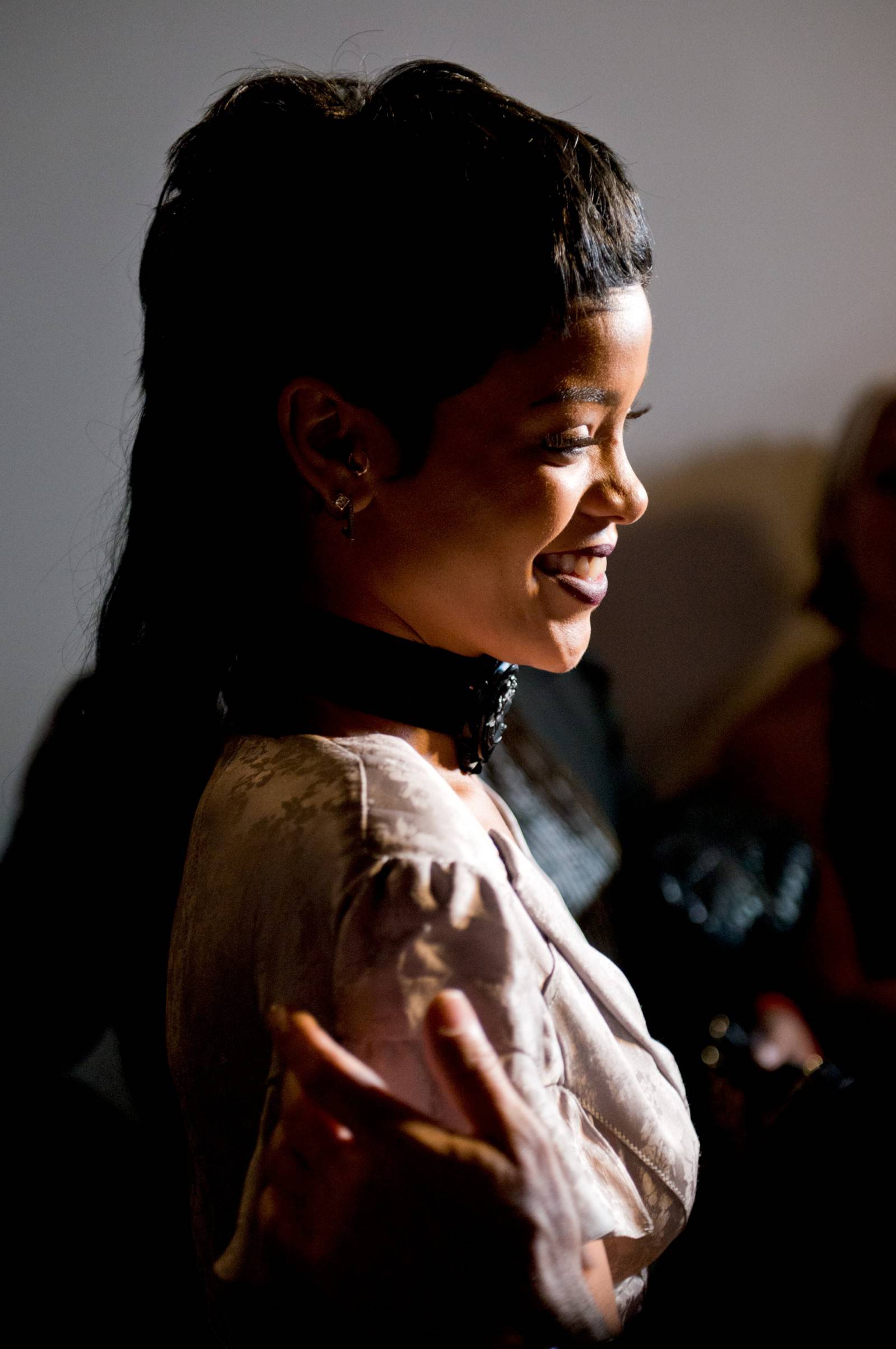 Rihanna-at-Fashion-Week-Spring-2014-in-NY-3