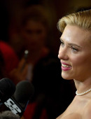 Scarlett-Johansson-at-2013-TIFF-Don-Jon-Premiere-9