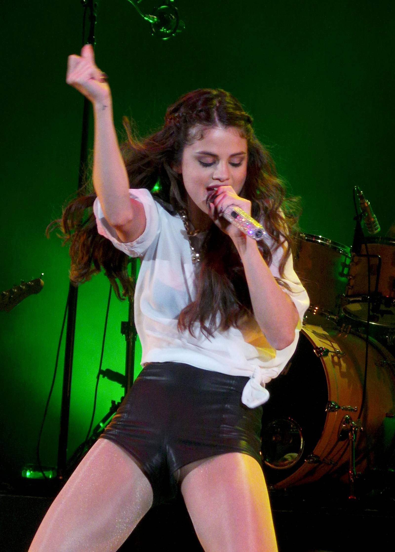 Selena-Gomez-London-Concert-3