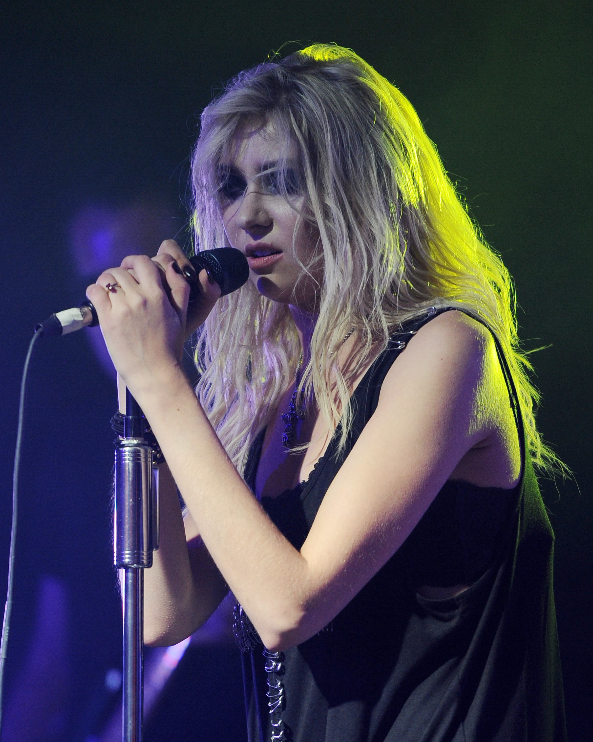 Taylor Momsen of The Pretty Reckless performs