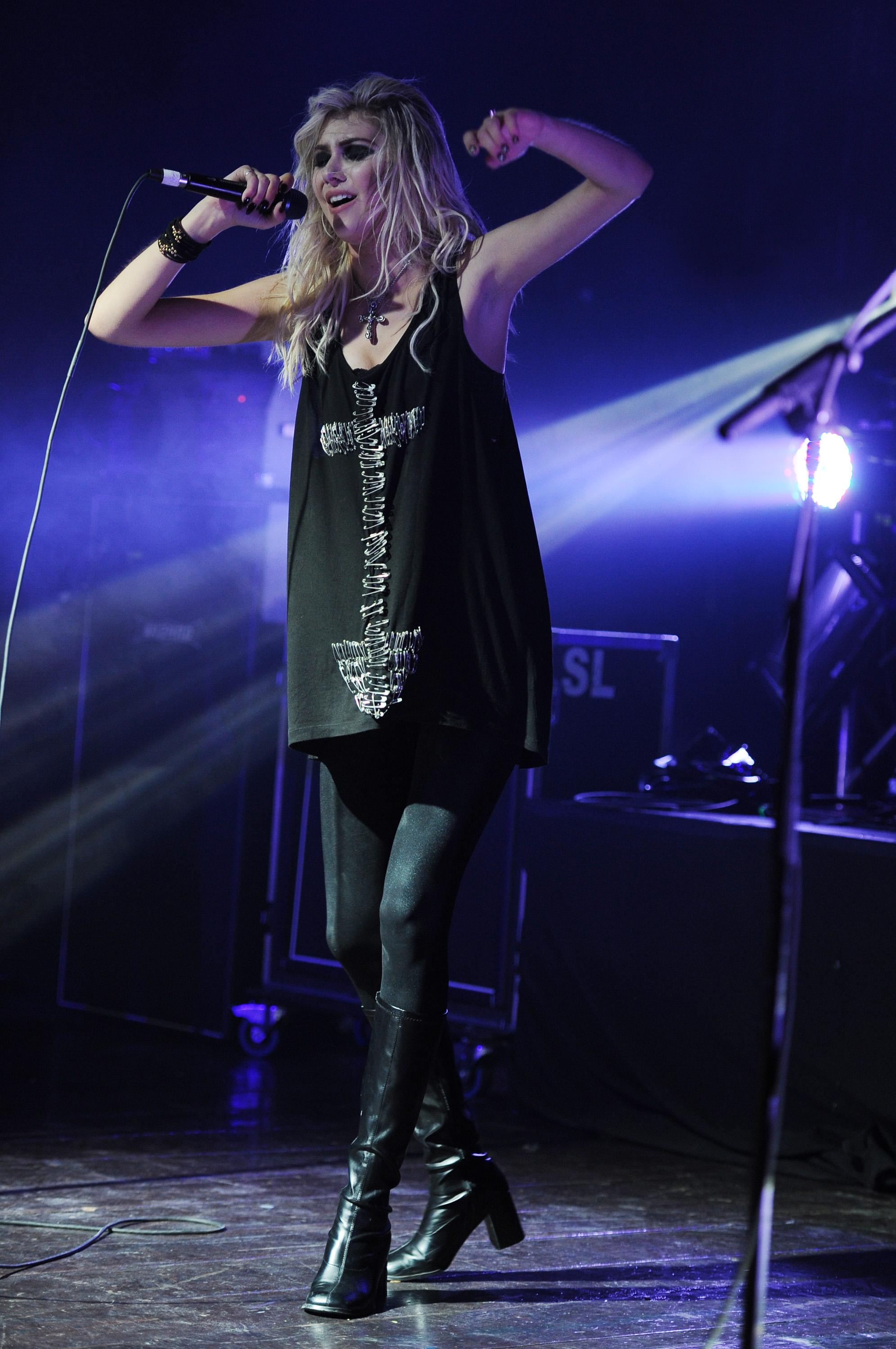 Taylor Momsen of The Pretty Reckless performs