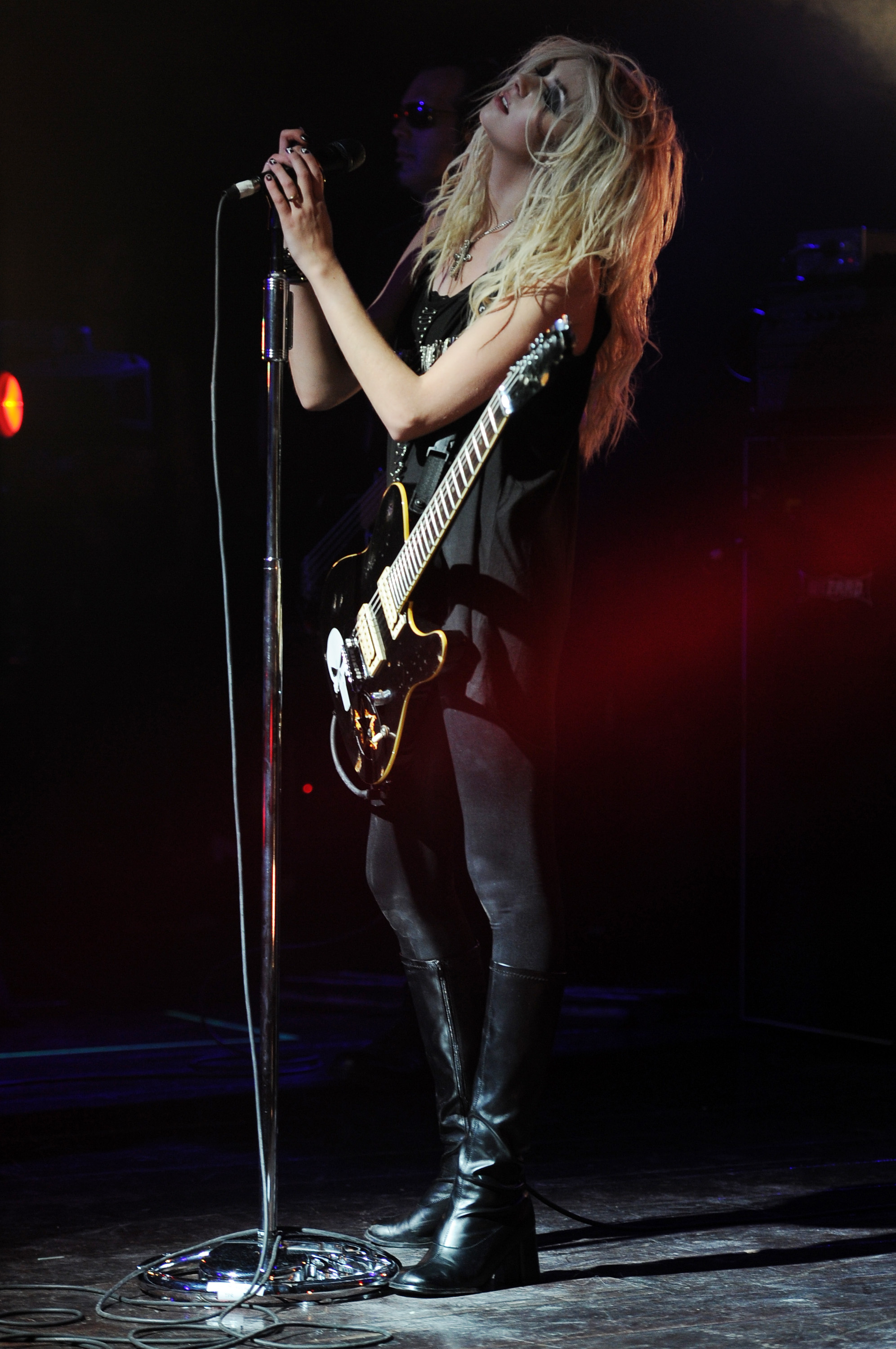 Taylor Momsen of The Pretty Reckless performs