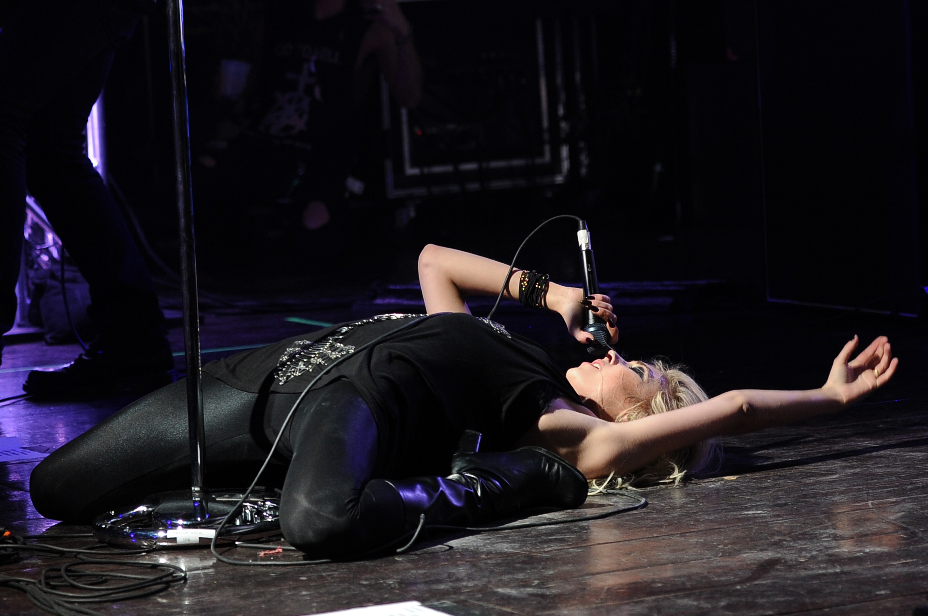 Taylor Momsen of The Pretty Reckless performs