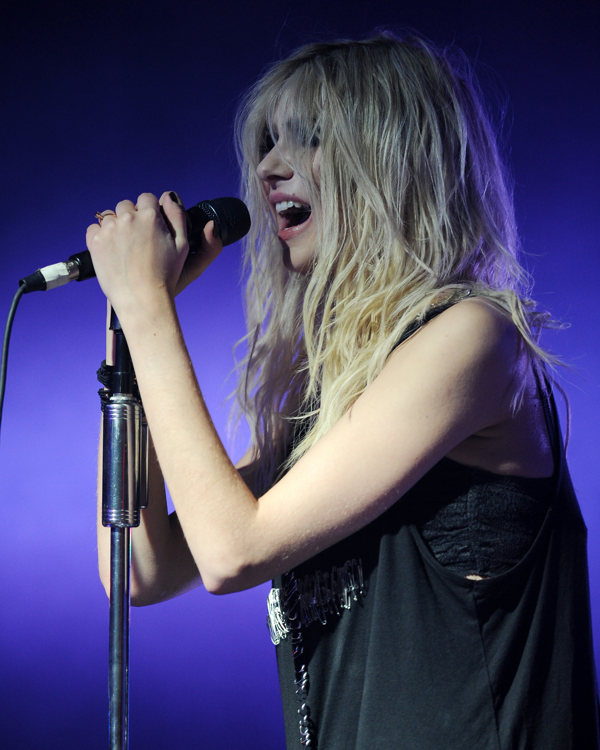 Taylor Momsen of The Pretty Reckless performs