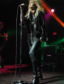 aylor Momsen of The Pretty Reckless performs