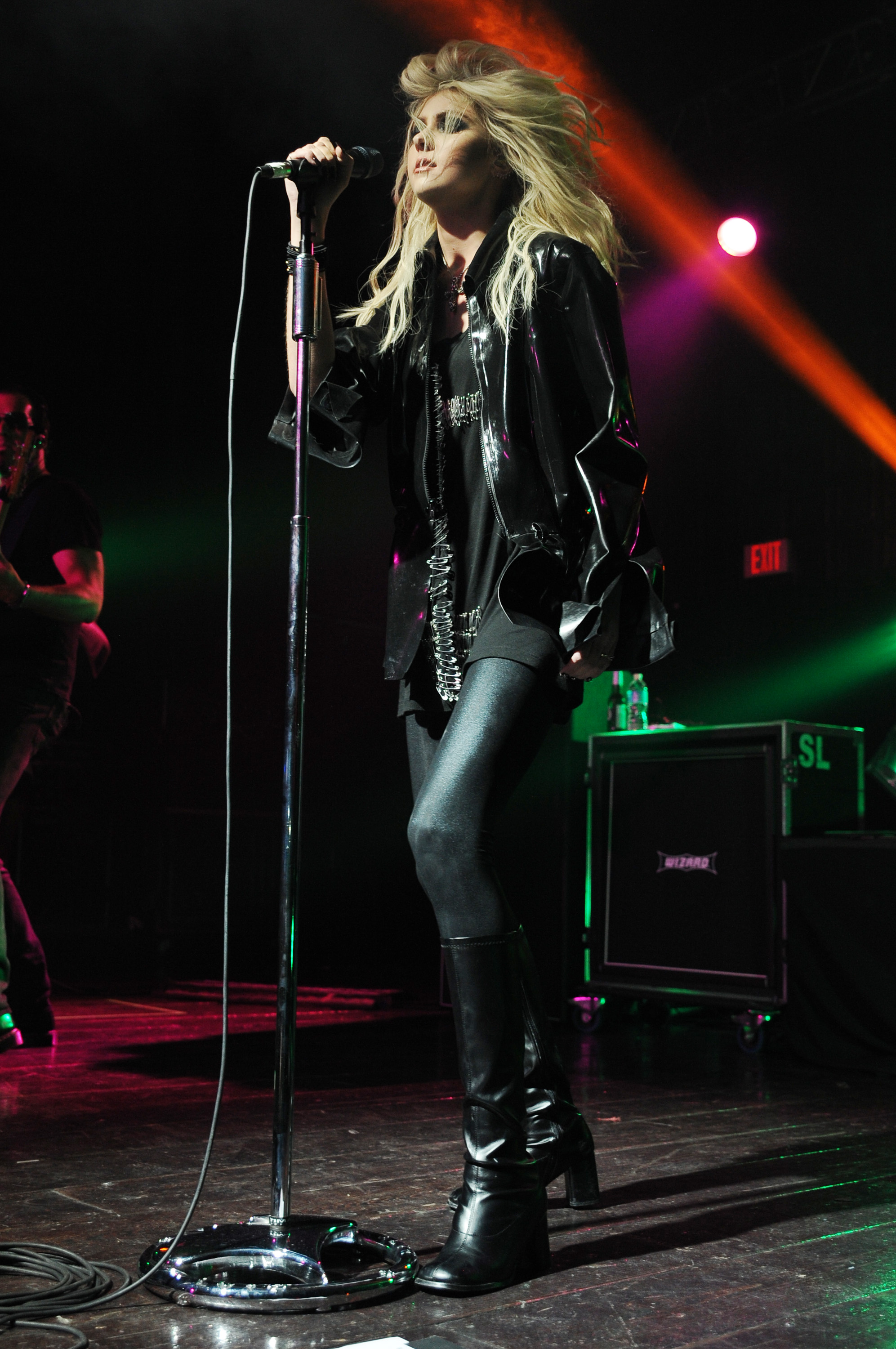 aylor Momsen of The Pretty Reckless performs