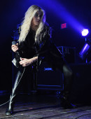 aylor Momsen of The Pretty Reckless performs