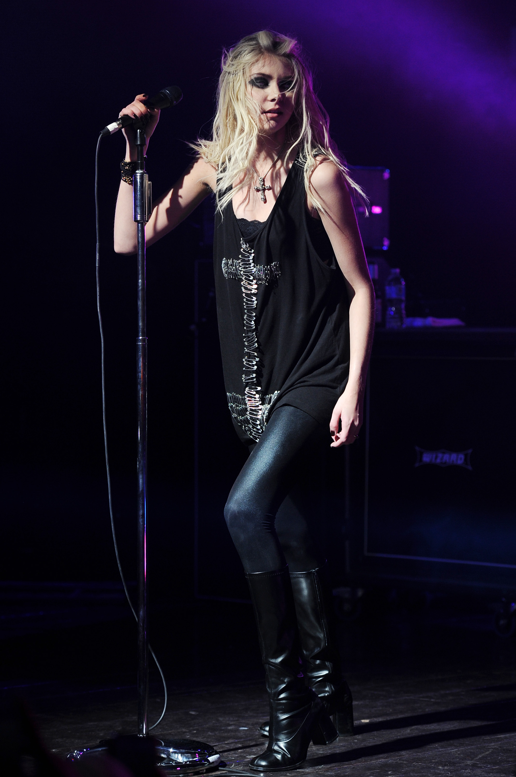 aylor Momsen of The Pretty Reckless performs