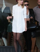 Taylor-Swift-in-Pantyhose-9