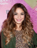 Vanessa-Hudgens-The-Carrie-Diaries-NY-3