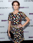 Zoey-Deutch-4