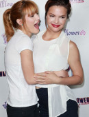 Bella-Thorne-and-Kaili-Thorne-6