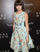 Camilla-Belle-204