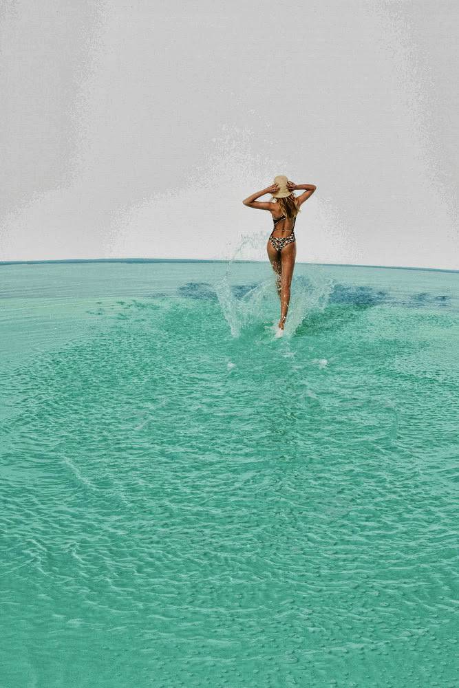 Candice-Swanepoel-Agua-Bendita-Bikini-Photoshoot-8