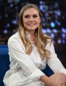 Elizabeth-Olsen-at-Late-Night-in-NYC-10