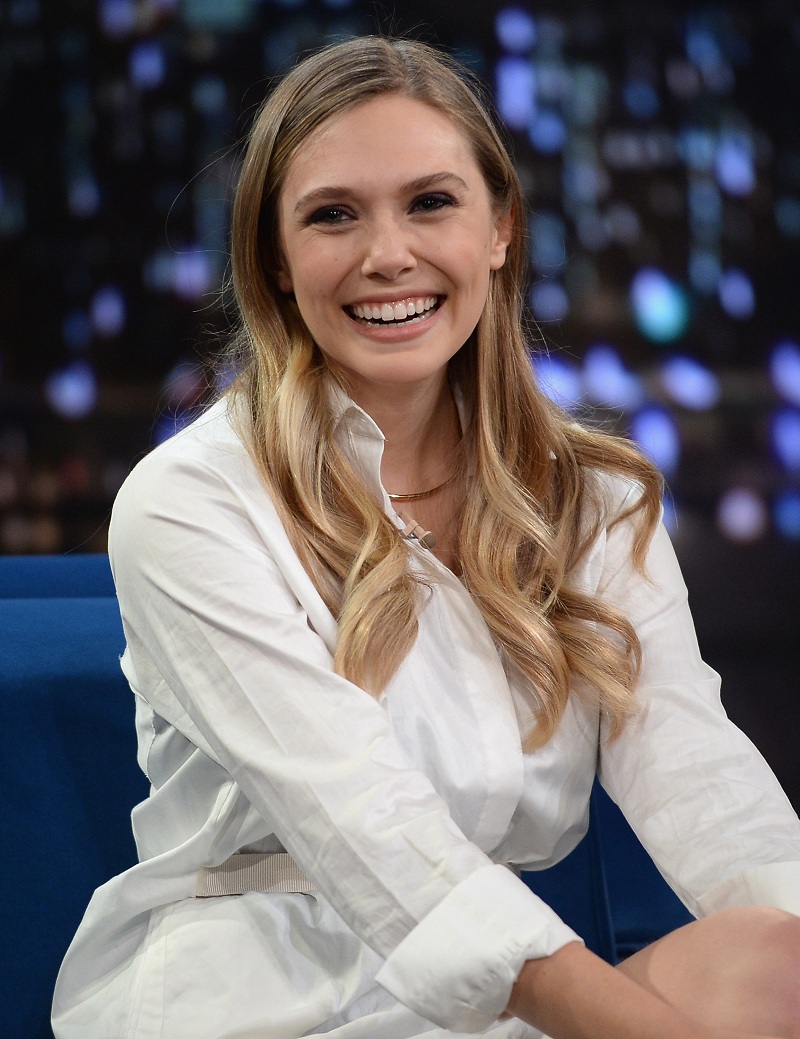 Elizabeth-Olsen-at-Late-Night-in-NYC-4