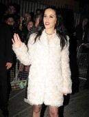 Katy-Perry-Leaving-the-Roundhouse-in-London-4
