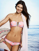 Kendall-Jenner-Agua-Bendita-2014-14
