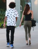 Kendall-Jenner-Booty-in-Jeans-11